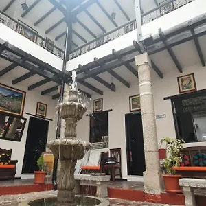  Hostel Flores