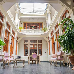4* Bed & Breakfast Casona 1914 - Gothic Cathedral View Rooftop